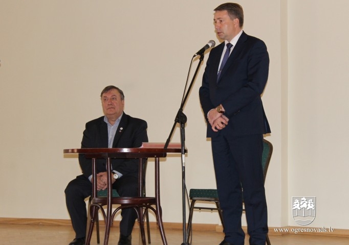 Labklājības ministrs uzklausa seniorus