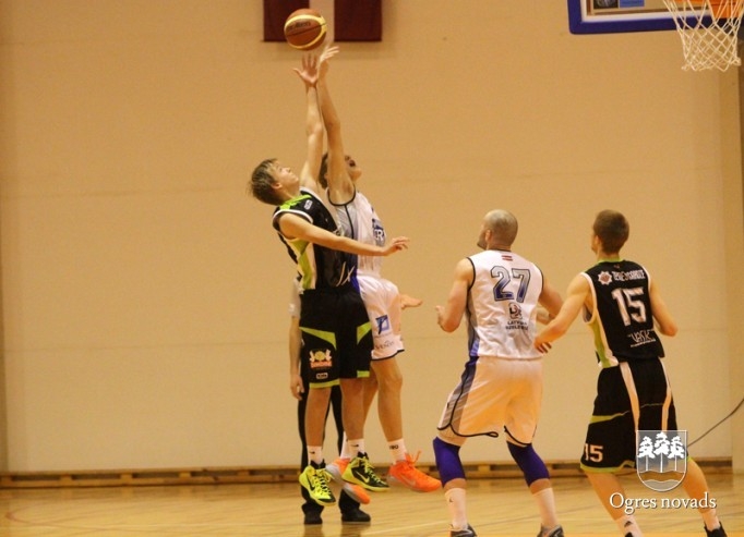 BK "Ogre" rezultatīvā cīņā pieveic bukus
