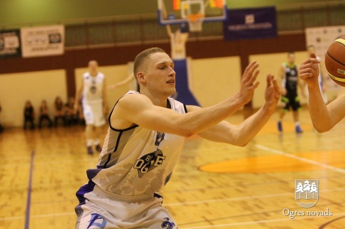 BK "Ogre" rezultatīvā cīņā pieveic bukus