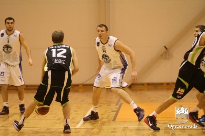 BK "Ogre" rezultatīvā cīņā pieveic bukus