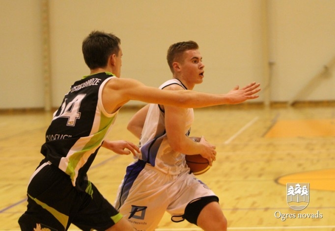 BK "Ogre" rezultatīvā cīņā pieveic bukus