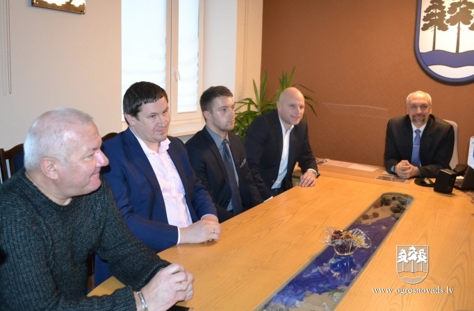 Ogrē ierodas basketbola kluba ģenerālsponsori no Dienvidkorejas
