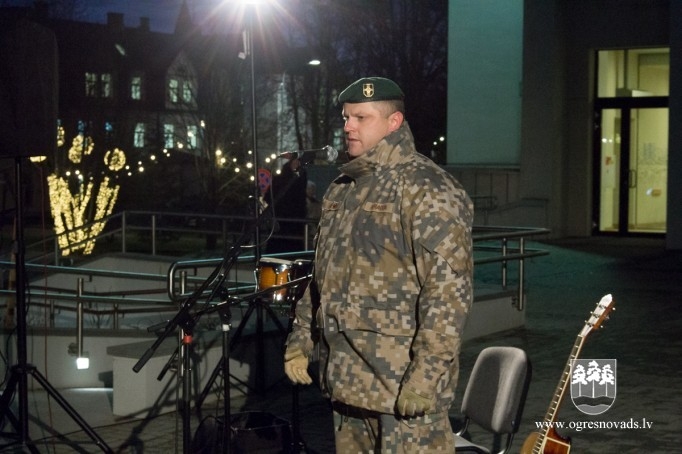 Pie atmiņu ugunskuriem ogrēnieši piemin barikāžu aizstāvjus