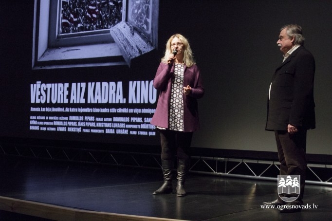 Pie atmiņu ugunskuriem ogrēnieši piemin barikāžu aizstāvjus