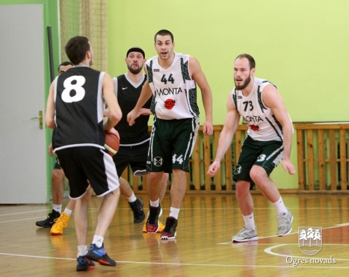 Novada basketbola čempionātā sīva cīņa par līderu godu