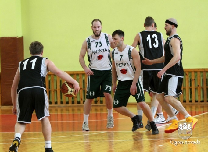 Novada basketbola čempionātā sīva cīņa par līderu godu