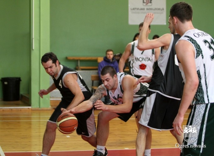 Novada basketbola čempionātā sīva cīņa par līderu godu