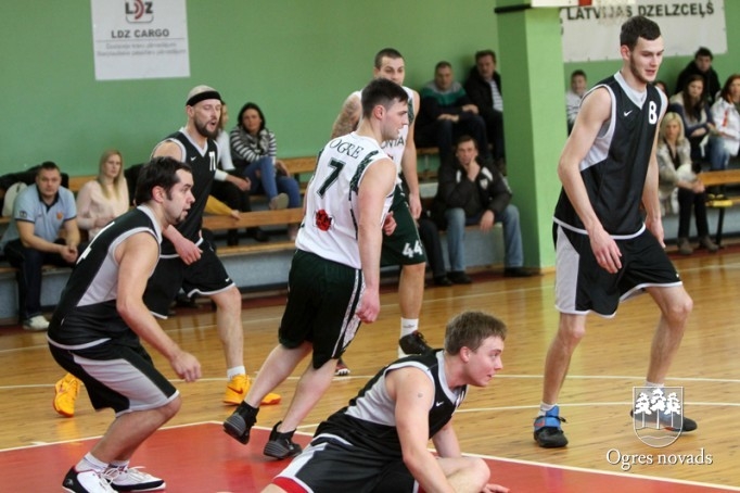 Novada basketbola čempionātā sīva cīņa par līderu godu