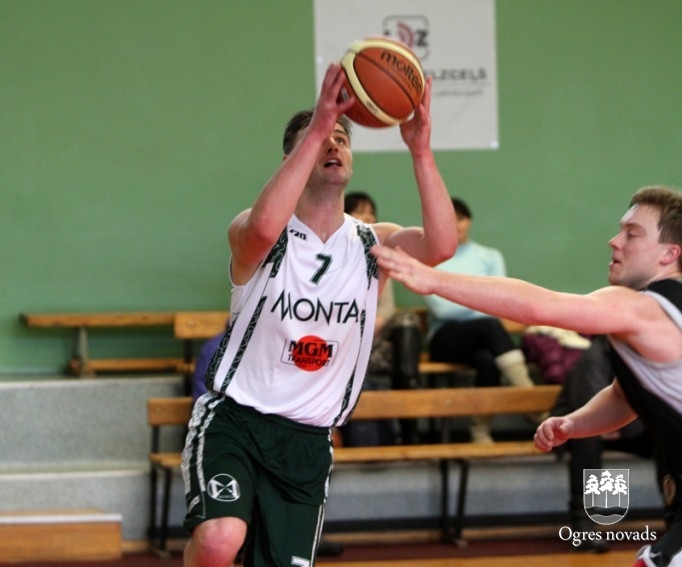 Novada basketbola čempionātā sīva cīņa par līderu godu