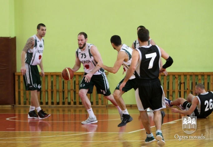 Novada basketbola čempionātā sīva cīņa par līderu godu