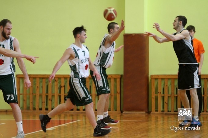 Novada basketbola čempionātā sīva cīņa par līderu godu