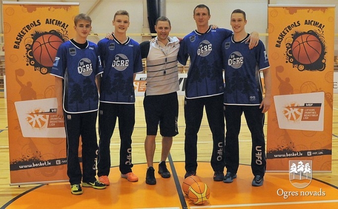 Ogrē notiek akcija "Basketbols aicina"