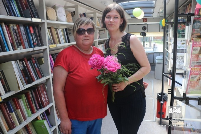 Pie lasītājiem dodas jaunais bibliobuss