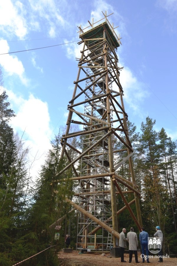 Dabas parkā būvē skatu torni