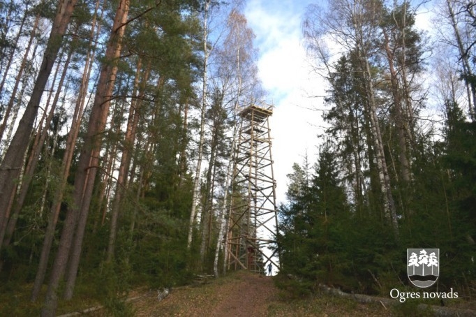 Dabas parkā būvē skatu torni