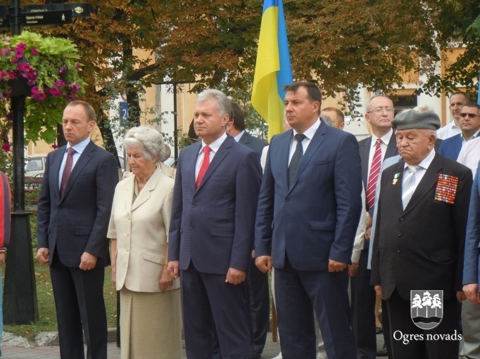 Bērni no Čerņigovas pošas ceļā uz vides nometni Ogrē