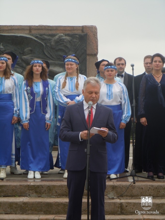 Bērni no Čerņigovas pošas ceļā uz vides nometni Ogrē