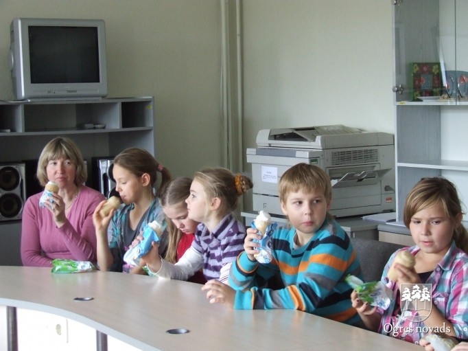 Pasākuma „Saldējums ar lielajiem” ietvaros pašvaldībā viesojas skolēni