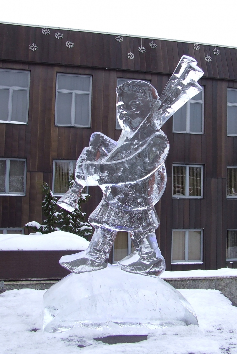 Ogrē ledus skulptūras