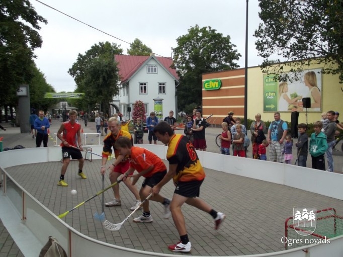 Sporta meistari un aktivitātes uz Brīvības ielas