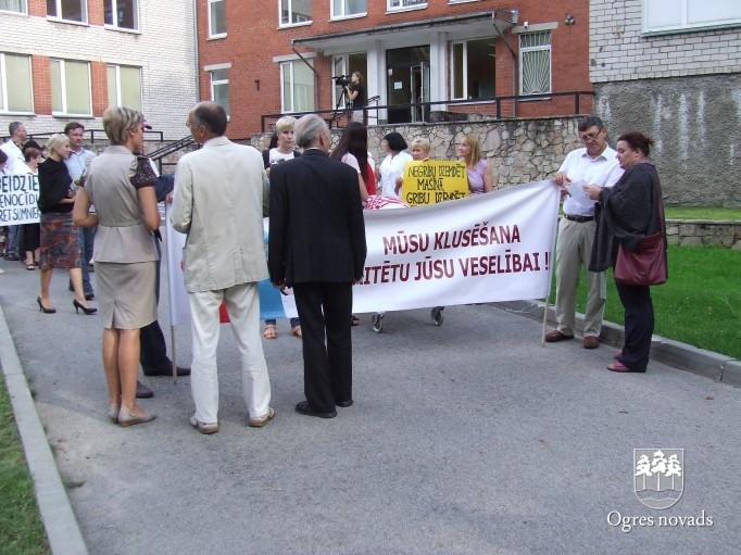 Ogres rajona slimnīca piedalās protesta akcijā