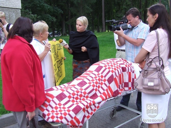 Ogres rajona slimnīca piedalās protesta akcijā