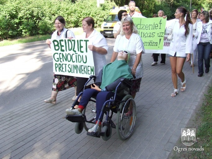 Ogres rajona slimnīca piedalās protesta akcijā