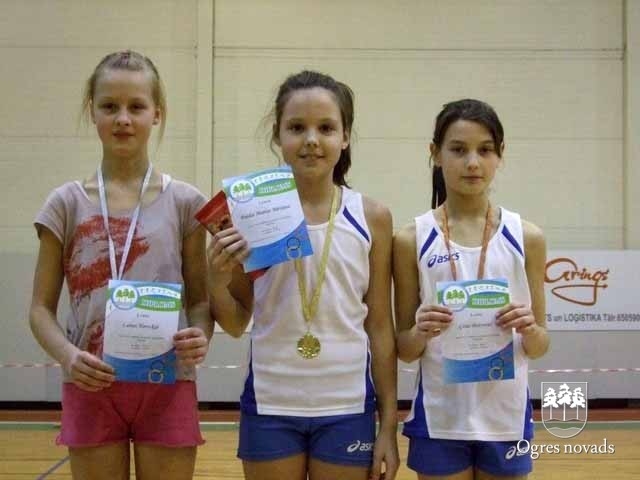 Mūsu jaunajiem vieglatlētiem 12 medaļas