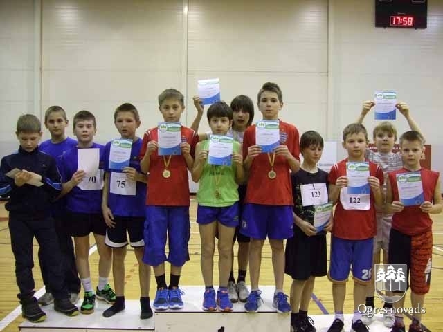 Mūsu jaunajiem vieglatlētiem 12 medaļas