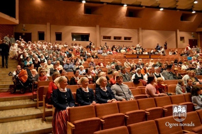 Deju konkurss "Kļavu lapu virpulis 2012"