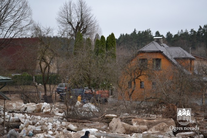 Ogrē turpinās plūdu postījumu apzināšana un novēršana