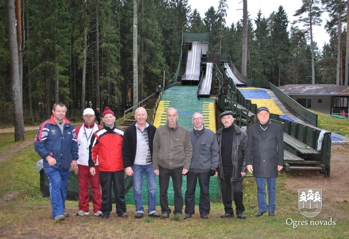 Izcīnīts domes kauss tramplīnlēkšanā ar slēpēm