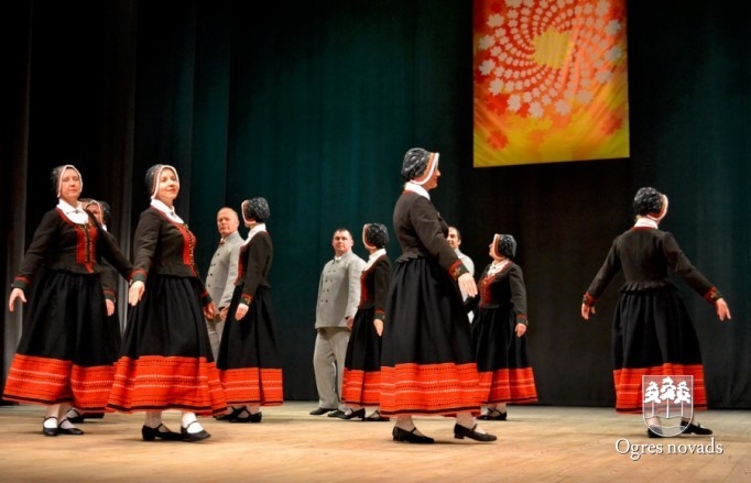 Deju konkurss "Kļavu lapu virpulis 2012"