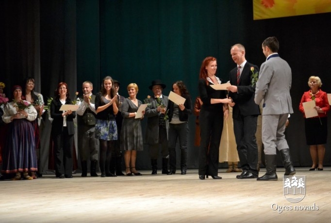 Deju konkurss "Kļavu lapu virpulis 2012"
