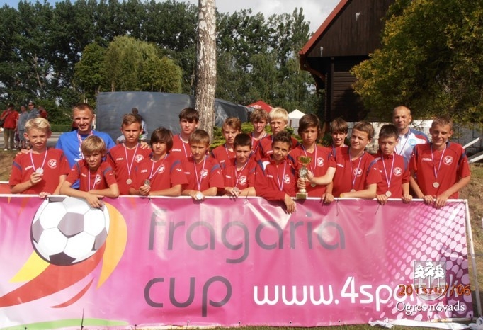 Ogres jaunajiem futbolistiem 2. vieta "Fragaria cup" turnīrā Slovākijā