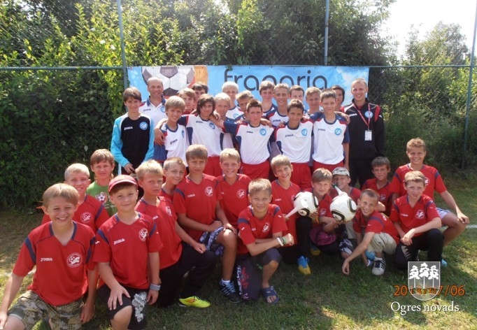 Ogres jaunajiem futbolistiem 2. vieta "Fragaria cup" turnīrā Slovākijā