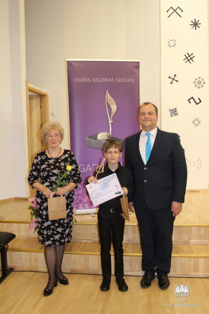 Pasniegta Ogres Mūzikas skolas "Gada balva 2019"