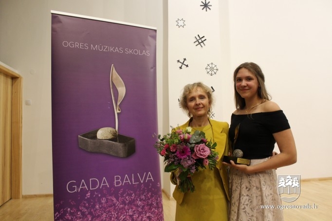 Pasniegta Ogres Mūzikas skolas "Gada balva 2019"