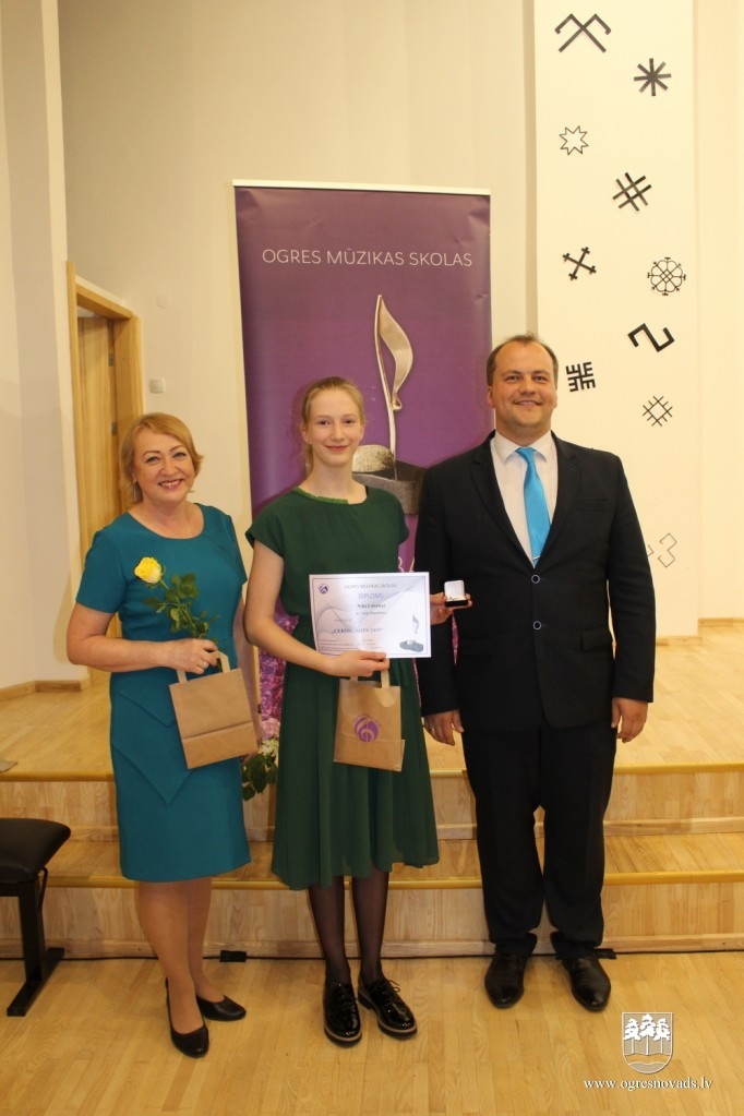 Pasniegta Ogres Mūzikas skolas "Gada balva 2019"