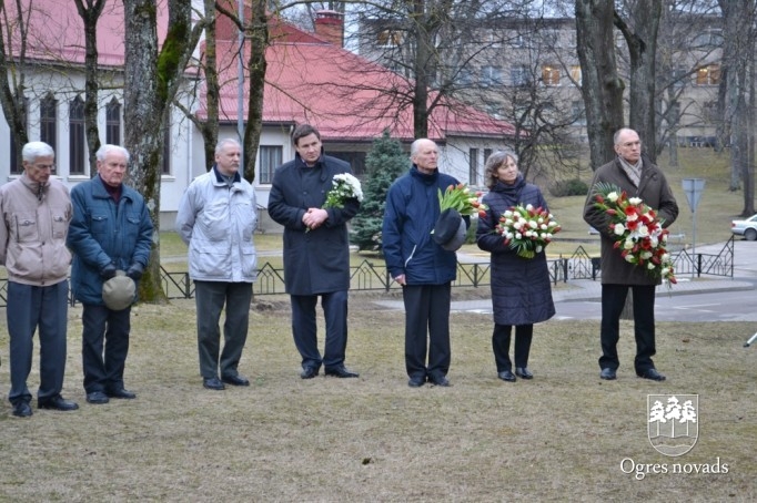 Ogrē piemin komunistiskā genocīda upurus