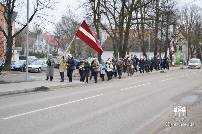 Ogrē piemin komunistiskā genocīda upurus