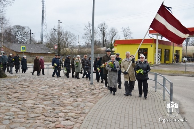 Ogrē piemin komunistiskā genocīda upurus