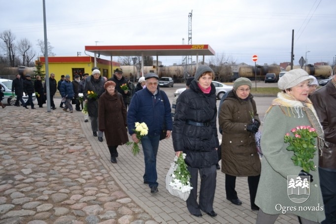 Ogrē piemin komunistiskā genocīda upurus