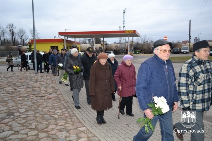 Ogrē piemin komunistiskā genocīda upurus