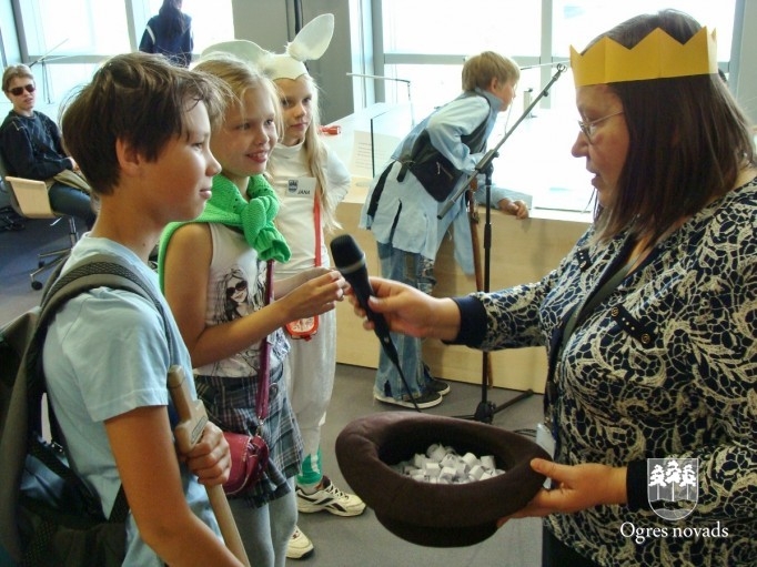 Karnevāla gājiens “Gribu iet uz bibliotēku”