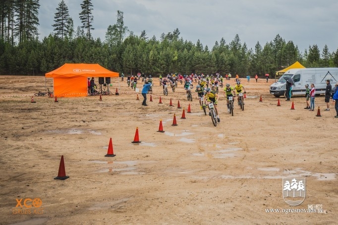 Dabas parkā “Zilie kalni” noslēdzies MTB XCO seriāla “Gruzis acī” otrais posms