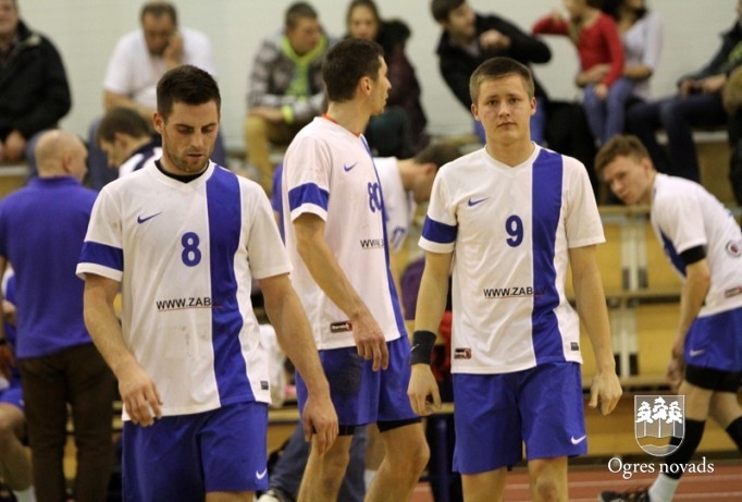 Ogres handbolisti revanšējas junioriem