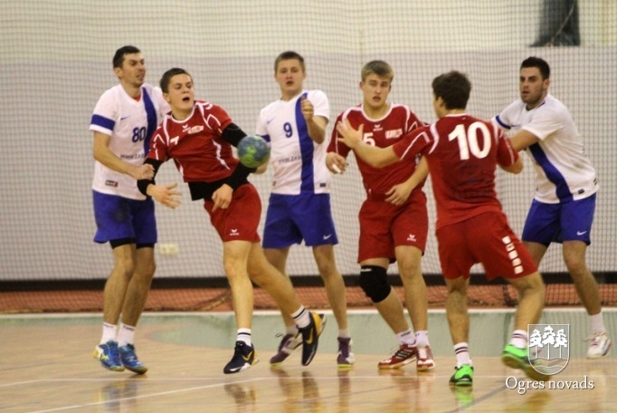 Ogres handbolisti revanšējas junioriem