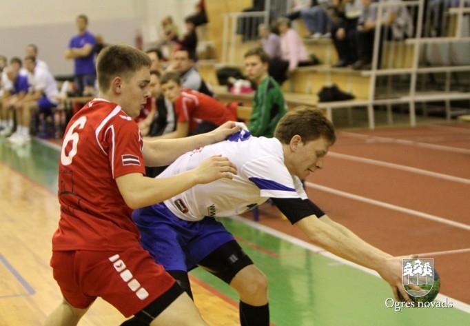 Ogres handbolisti revanšējas junioriem