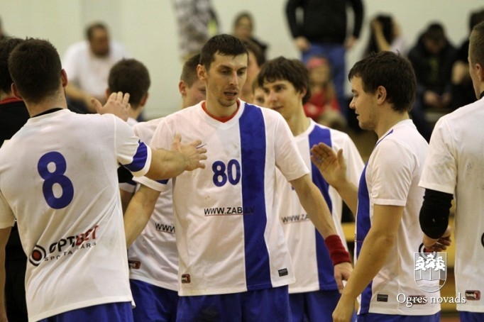 Ogres handbolisti revanšējas junioriem
